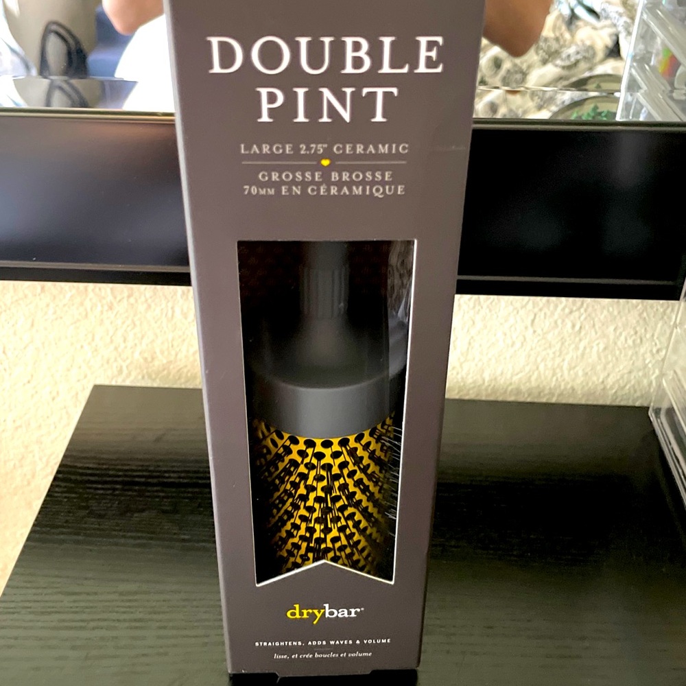 DRYBAR DOUBLE PINT LARGE 2.75" CERAMIC ROUND BRUSH NEW IN BOX.